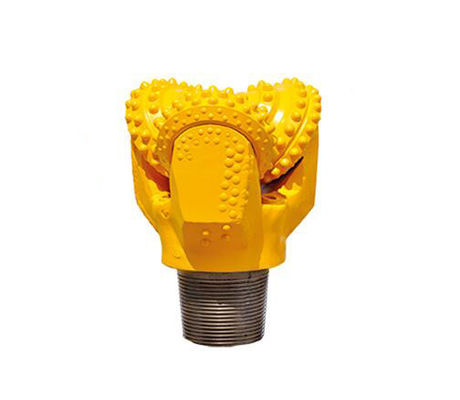 Types tricônes poussés de peu de forage de puits d'eau des trépans à molettes de bouton IADC 745